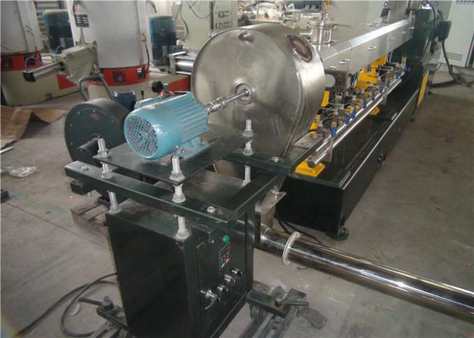 Máquina plástica del extrusor del tornillo gemelo horizontal para el material compuesto plástico de madera